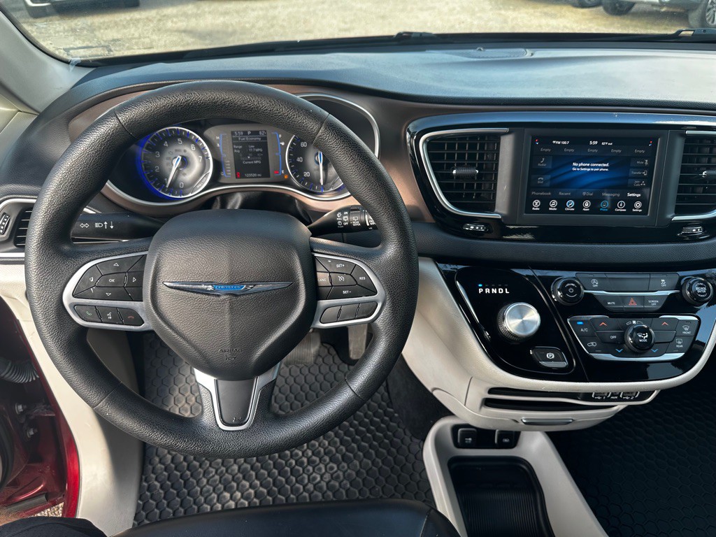 2021 Chrysler Voyager Image 11