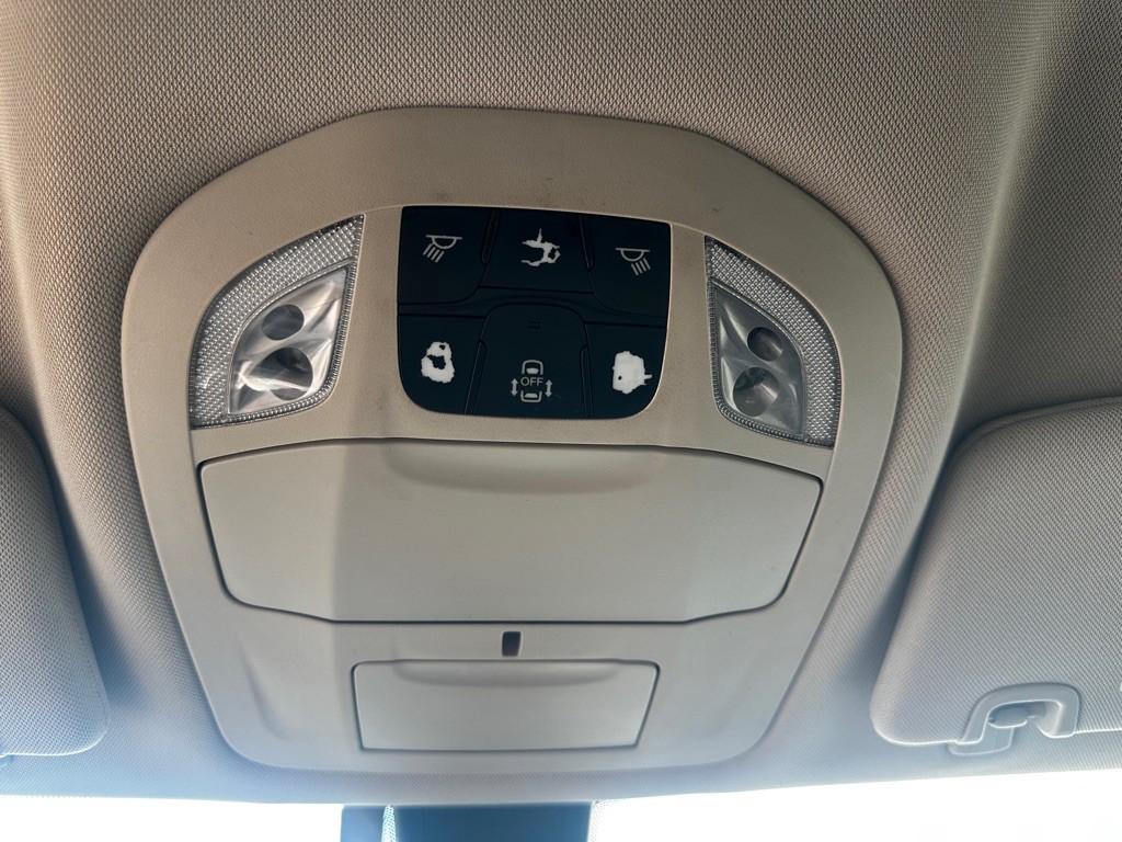 2021 Chrysler Voyager Image 12