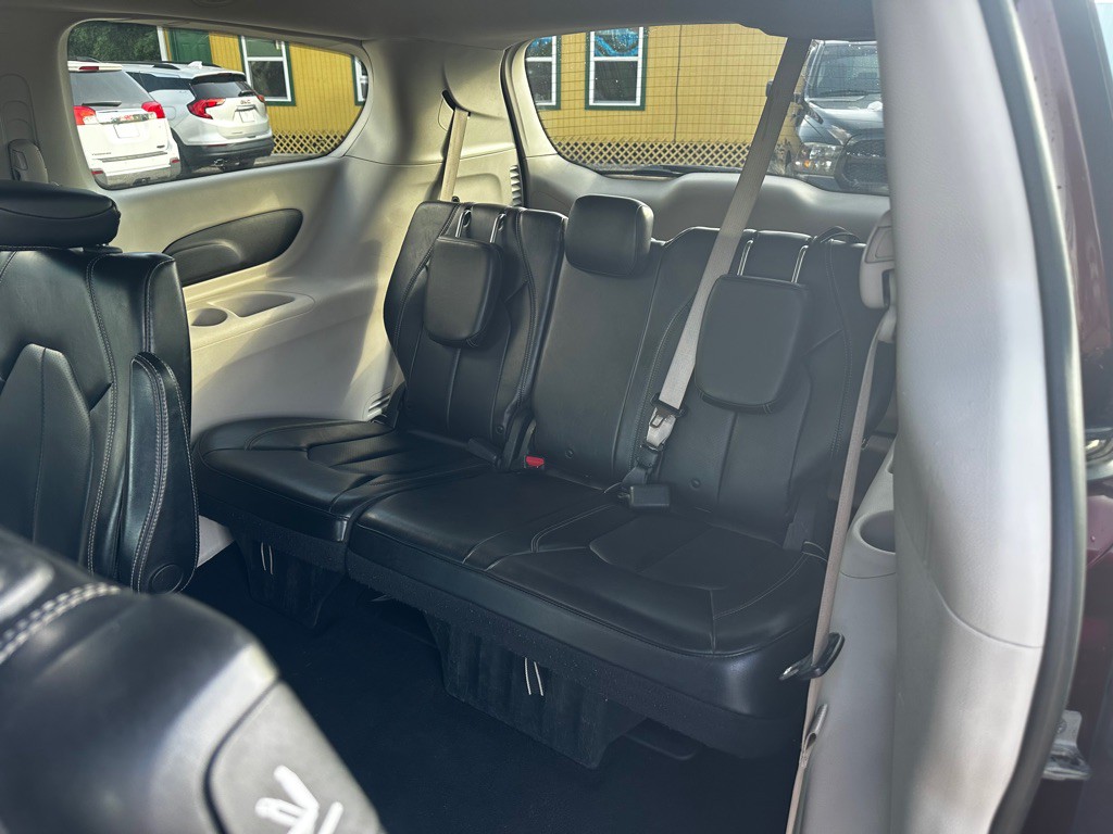 2021 Chrysler Voyager Image 14