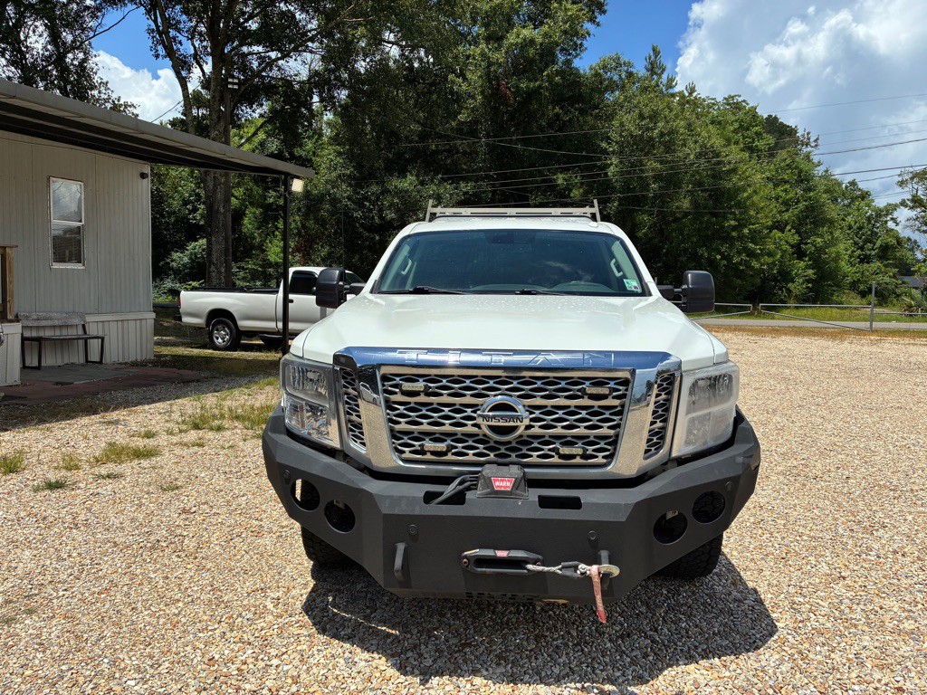 2018 Nissan Titan Image 2