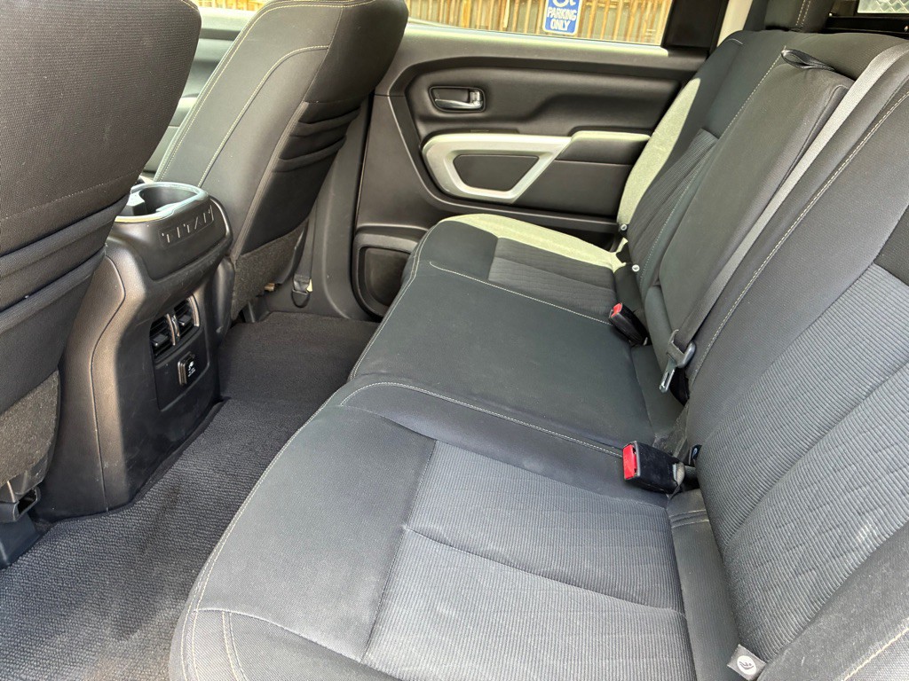 2018 Nissan Titan Image 15