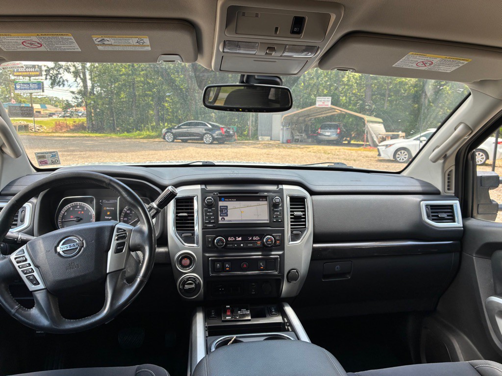 2018 Nissan Titan Image 19