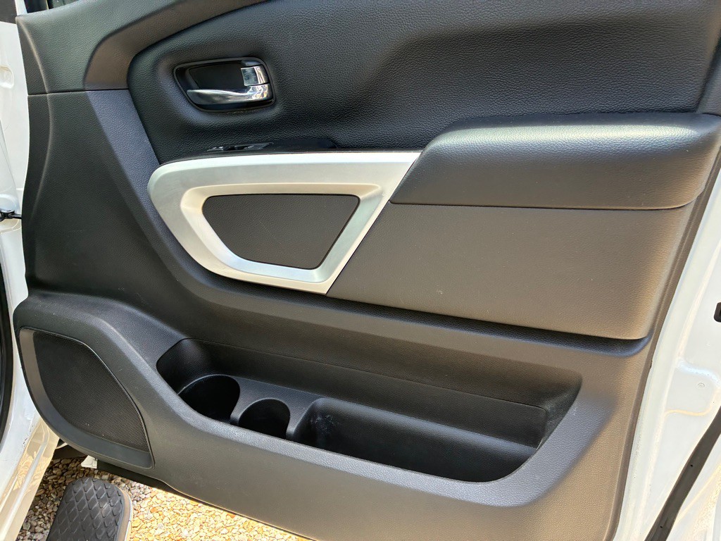 2018 Nissan Titan Image 26