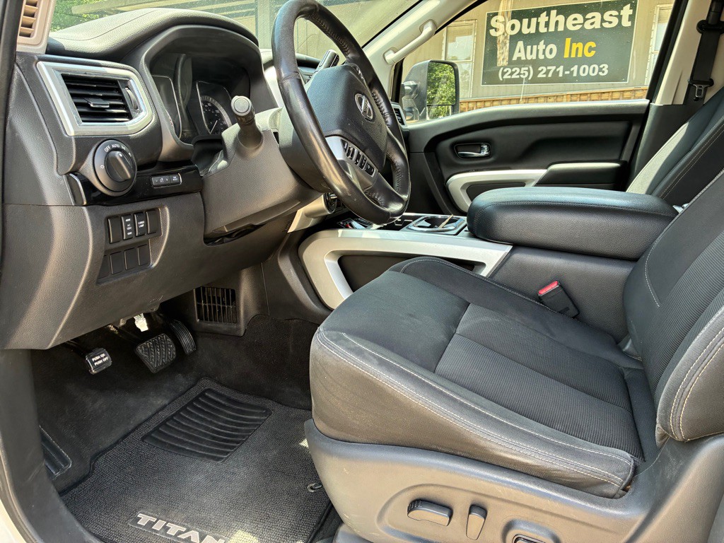 2018 Nissan Titan Image 8