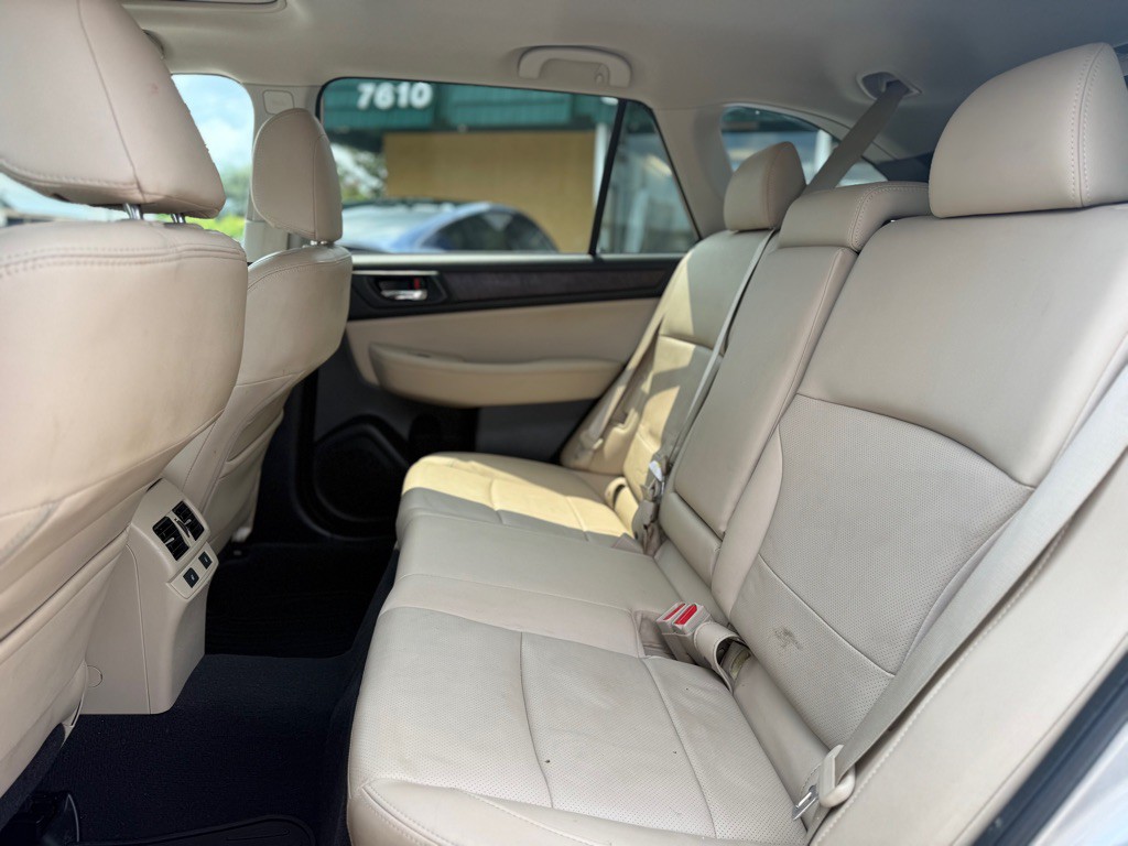2017 Subaru Outback Image 12