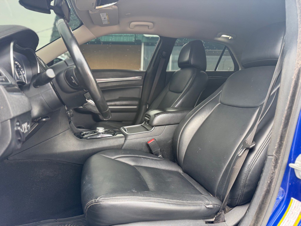 2020 Chrysler 300 Image 10