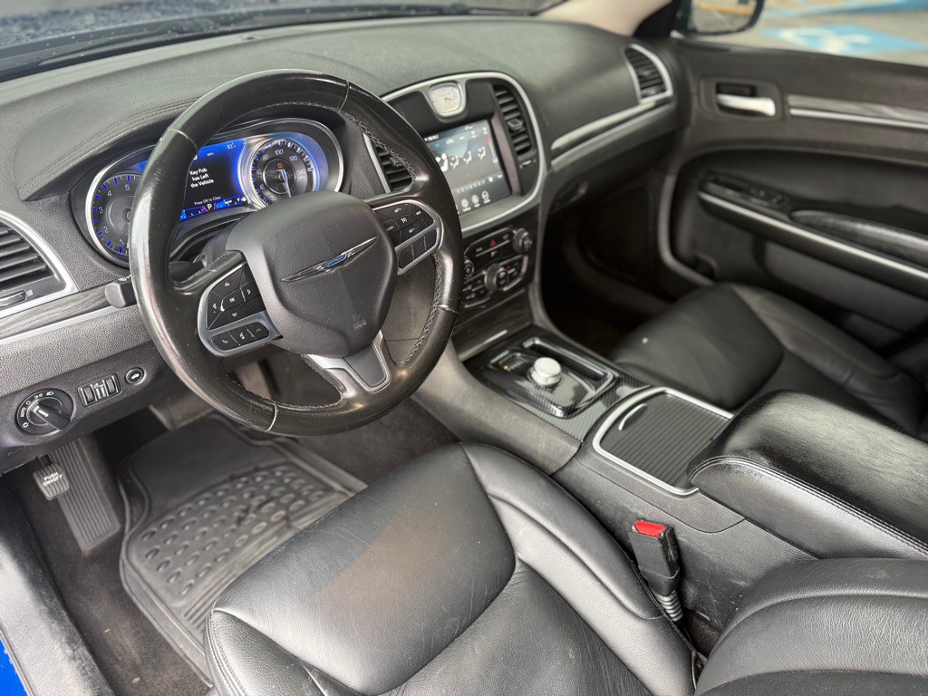 2020 Chrysler 300 Image 11