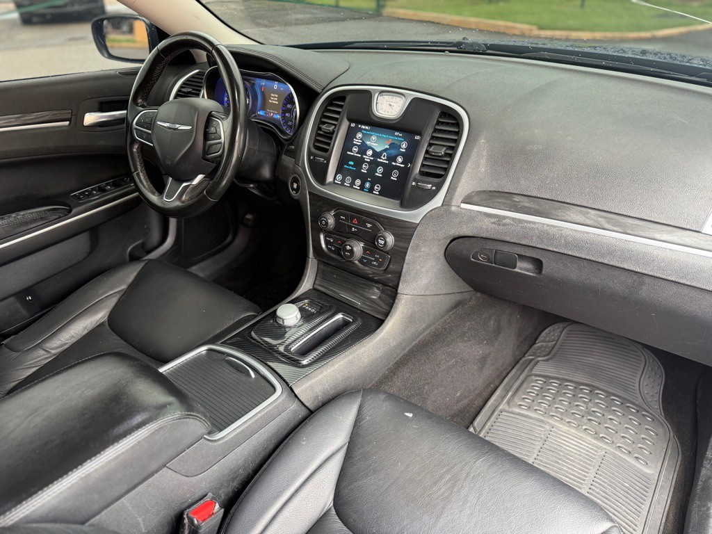2020 Chrysler 300 Image 14