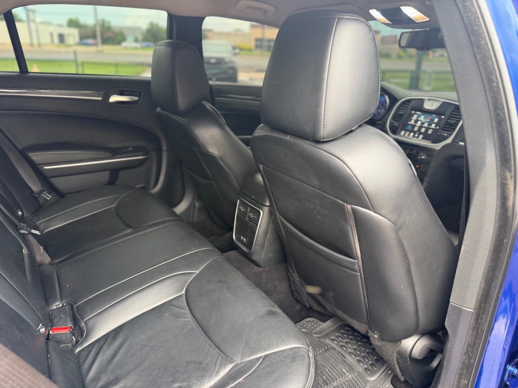 2020 Chrysler 300 Image 16