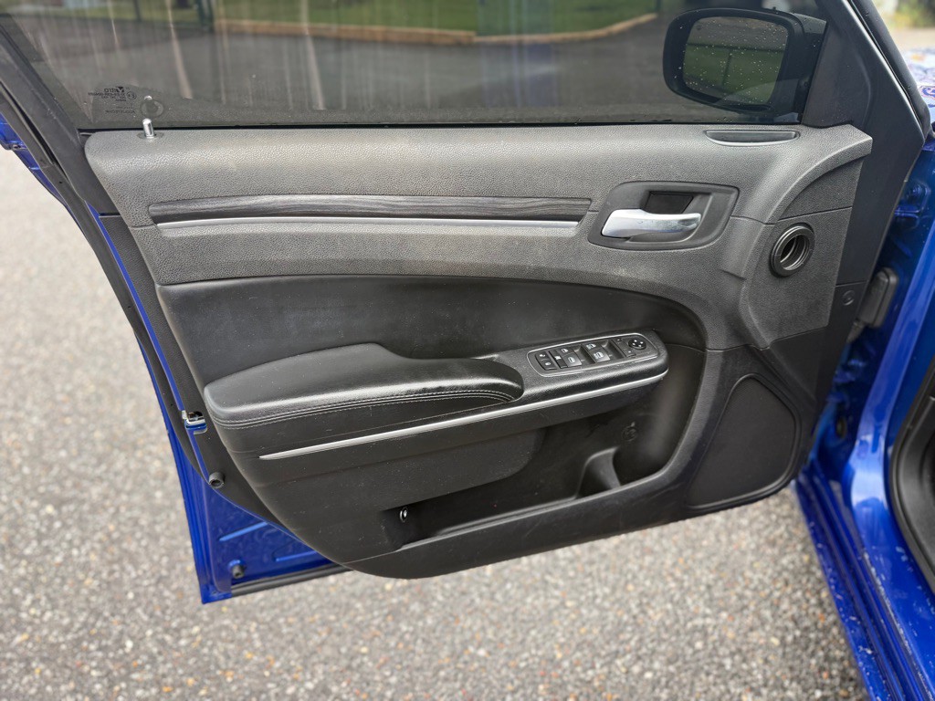 2020 Chrysler 300 Image 18