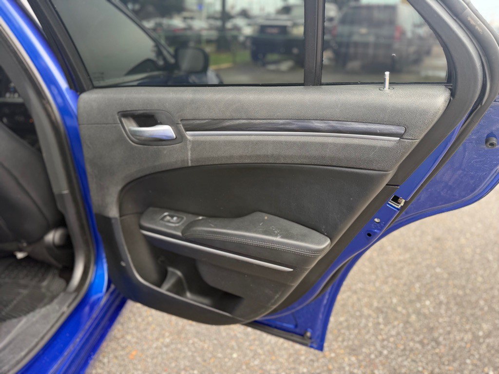 2020 Chrysler 300 Image 21