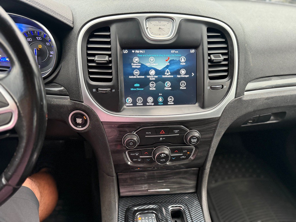 2020 Chrysler 300 Image 23