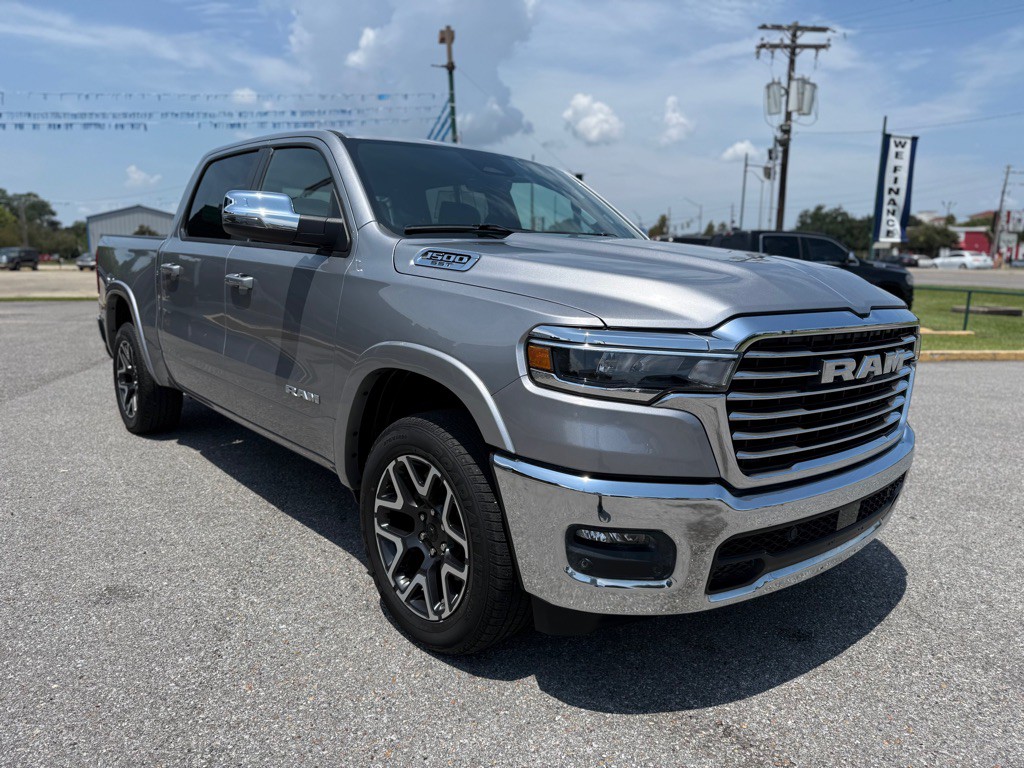 2025 RAM 1500 Image 3