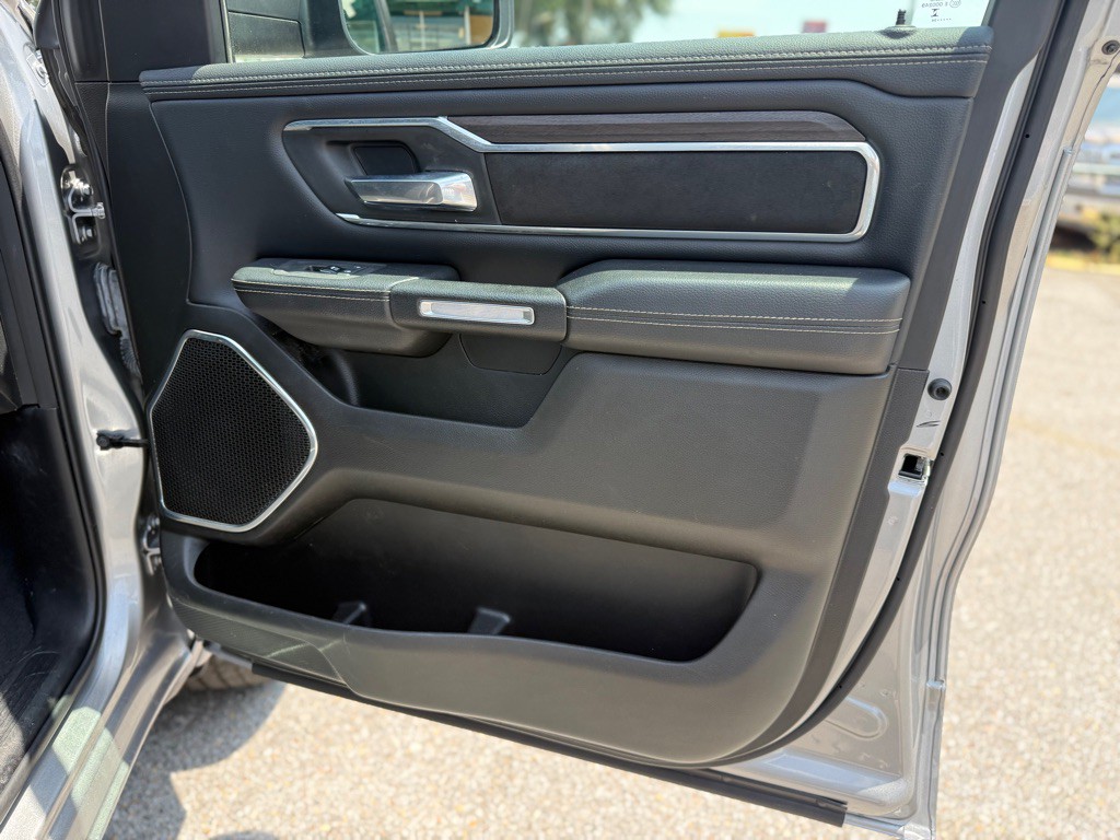 2025 RAM 1500 Image 24