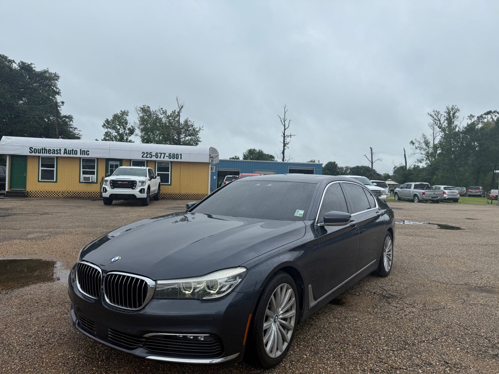 2016 BMW 7 Series Image 2