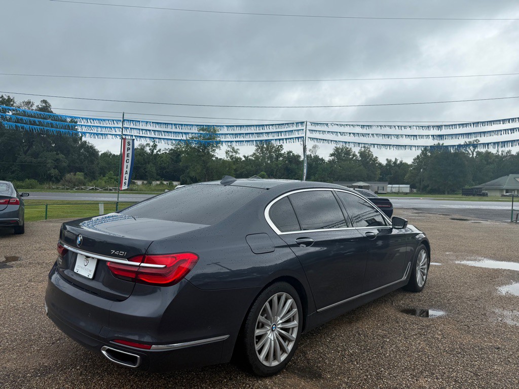 2016 BMW 7 Series Image 6