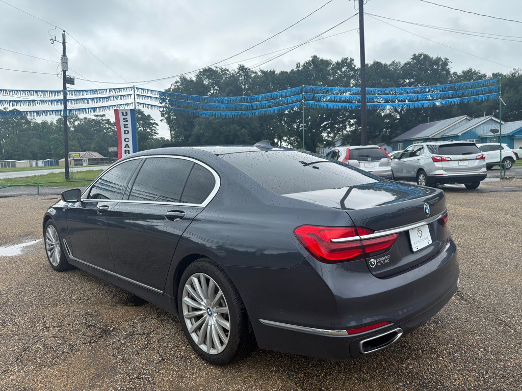2016 BMW 7 Series Image 8