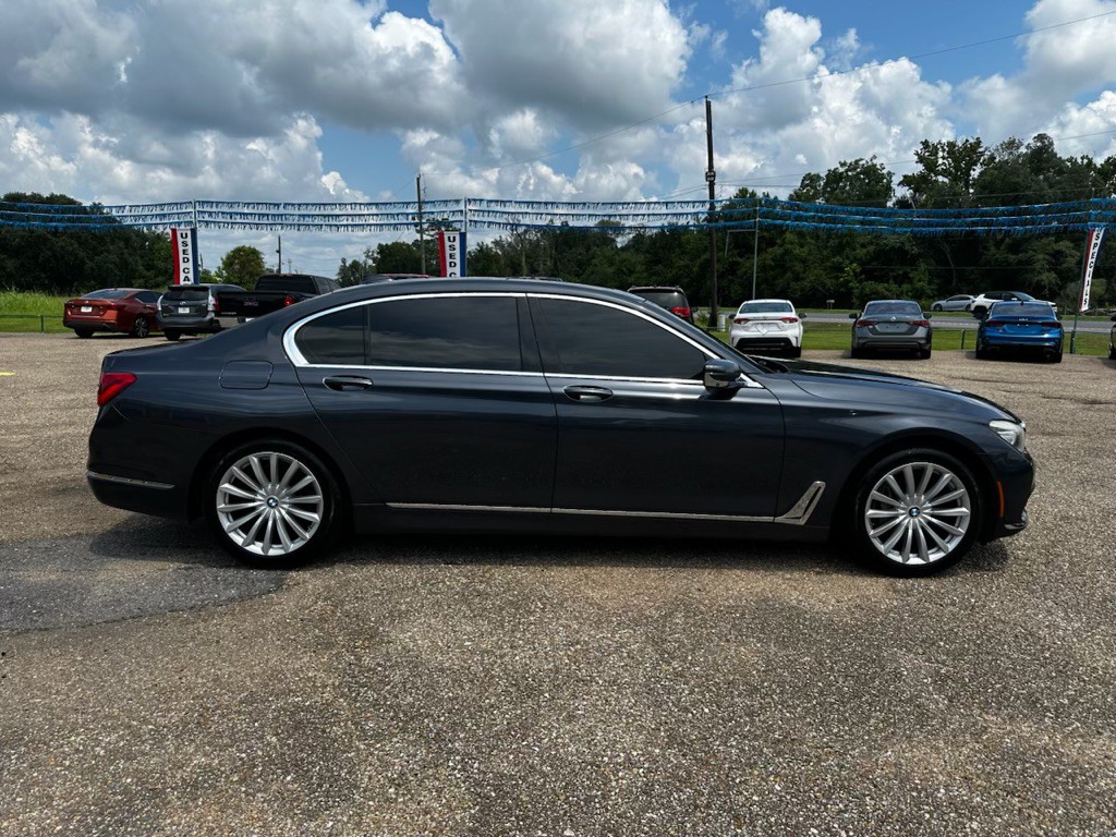 2016 BMW 7 Series Image 17