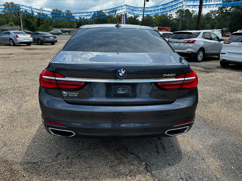 2016 BMW 7 Series Image 19