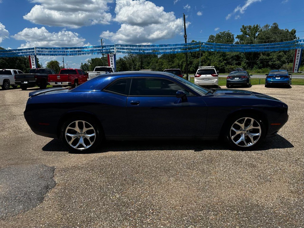 2015 Dodge Challenger Image 4