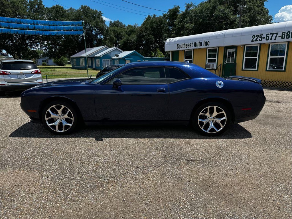 2015 Dodge Challenger Image 8