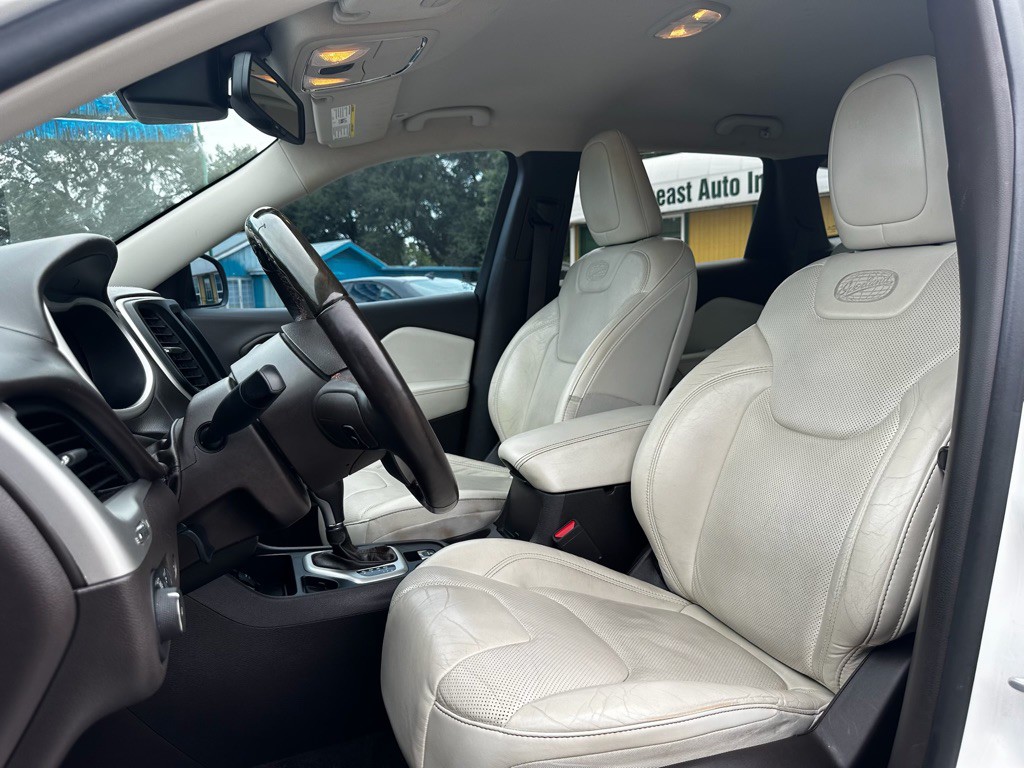 2018 Jeep Cherokee Image 10