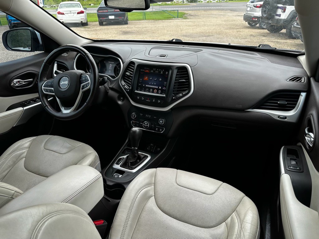 2018 Jeep Cherokee Image 16