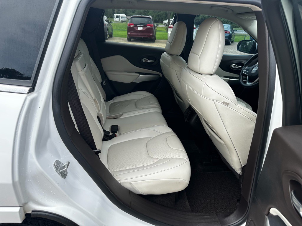 2018 Jeep Cherokee Image 17