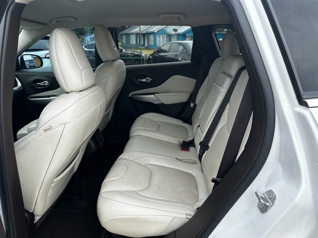 2018 Jeep Cherokee Image 13
