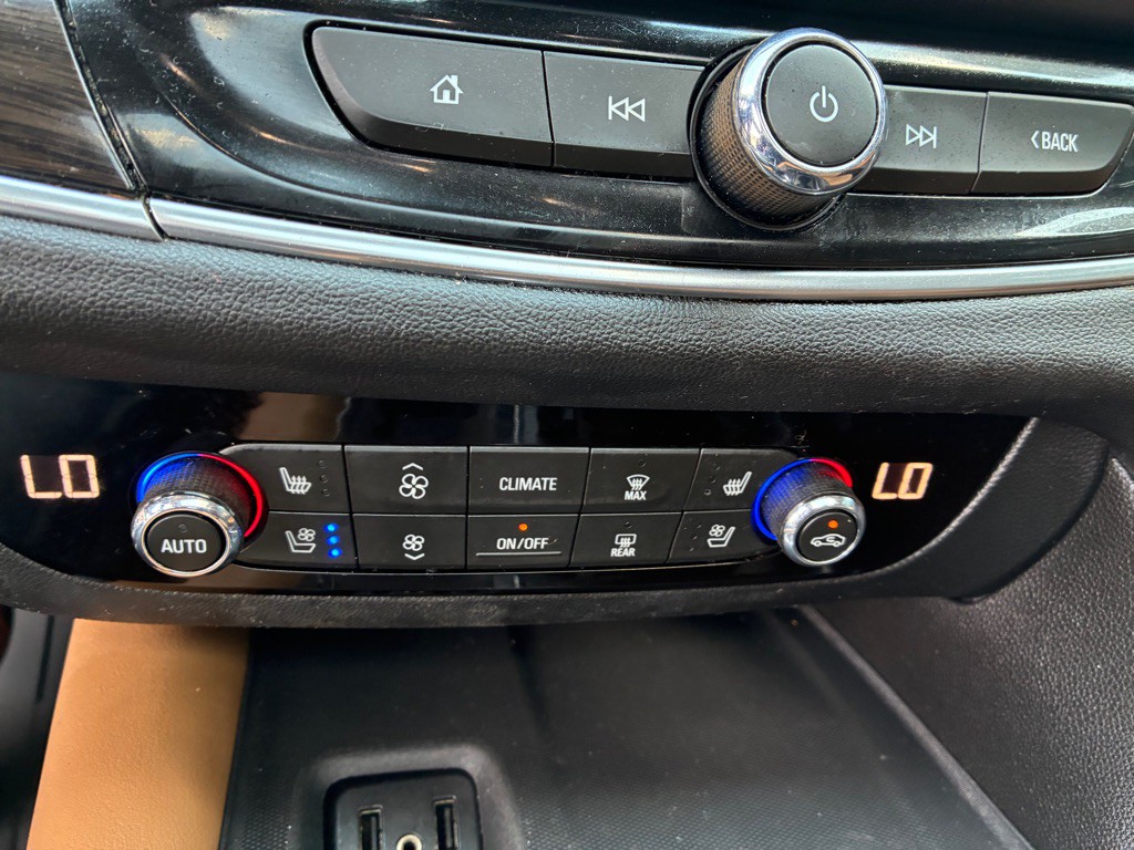 2018 Buick Enclave Image 17