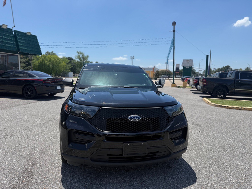 2021 Ford Explorer Image 2