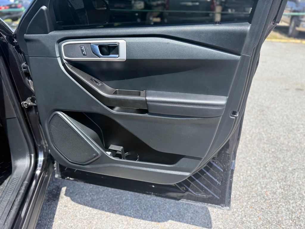2021 Ford Explorer Image 24
