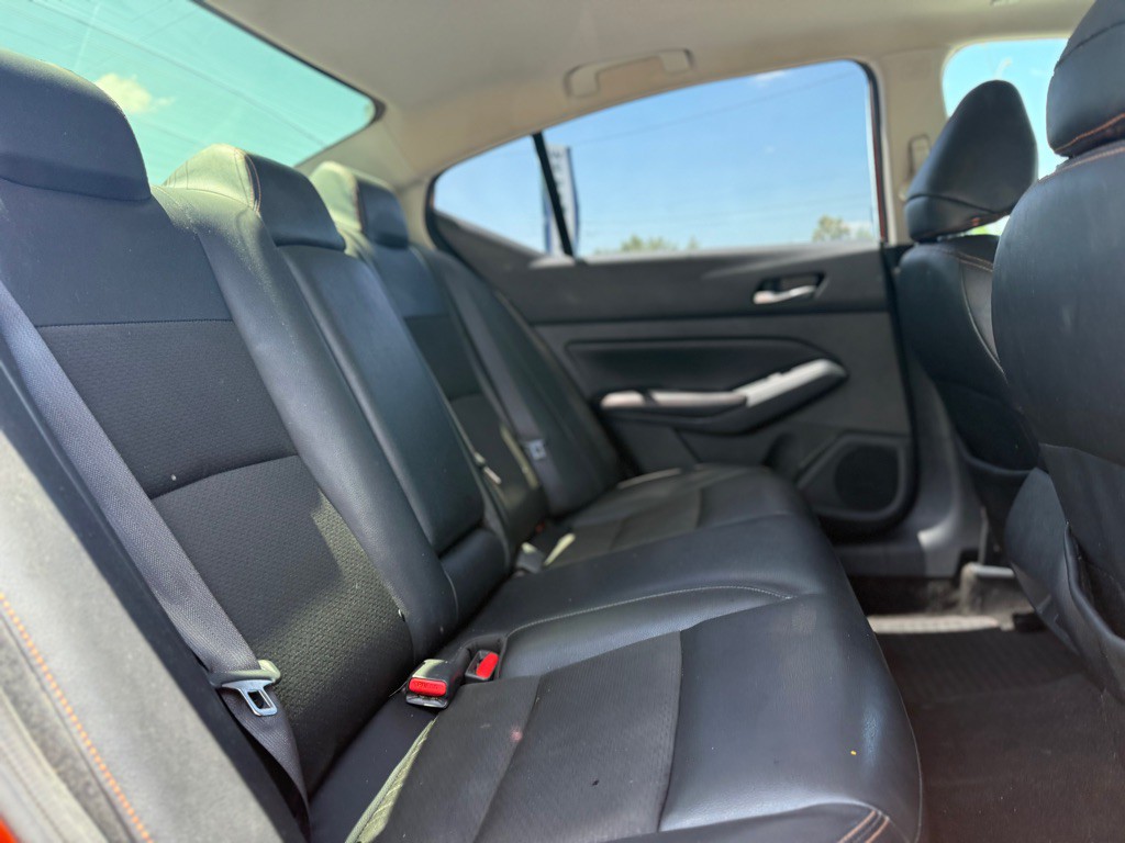 2021 Nissan Altima Image 15
