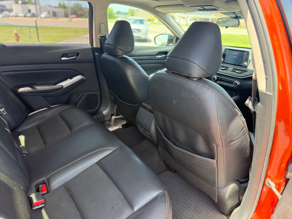 2021 Nissan Altima Image 16