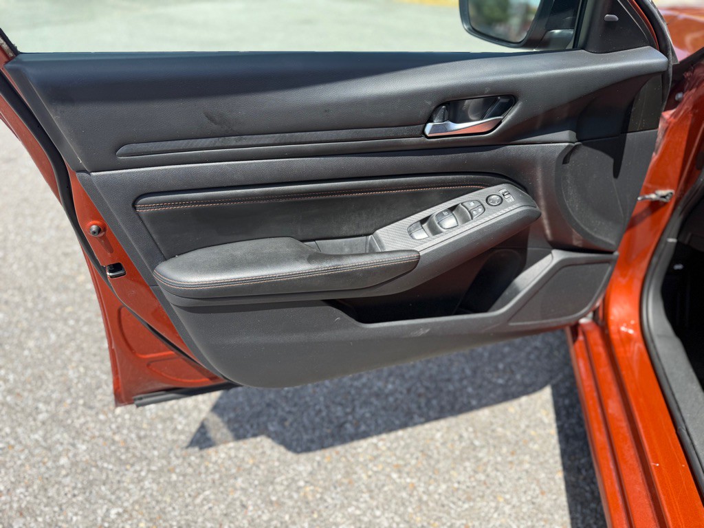 2021 Nissan Altima Image 21