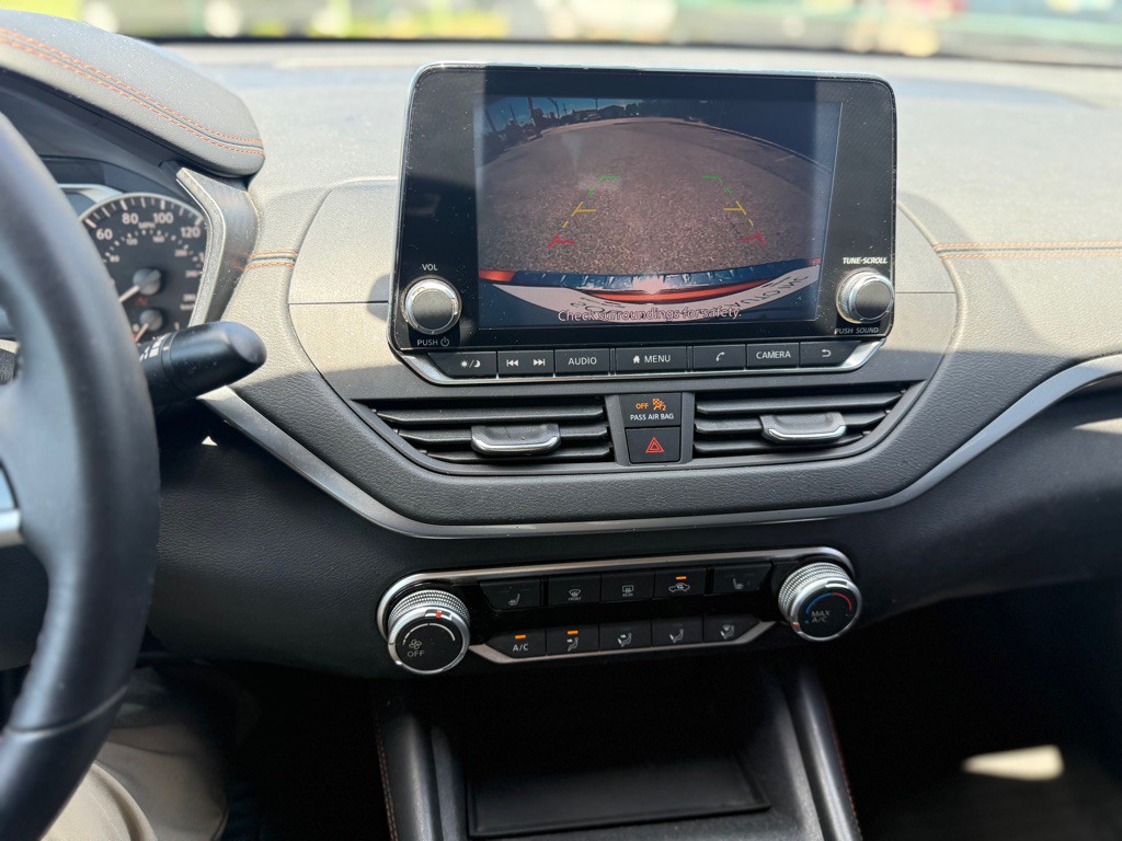 2021 Nissan Altima Image 24