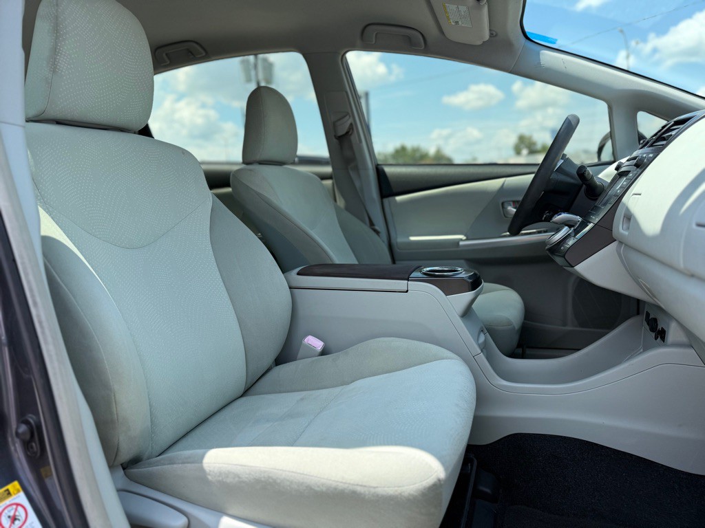 2012 Toyota Prius Image 14