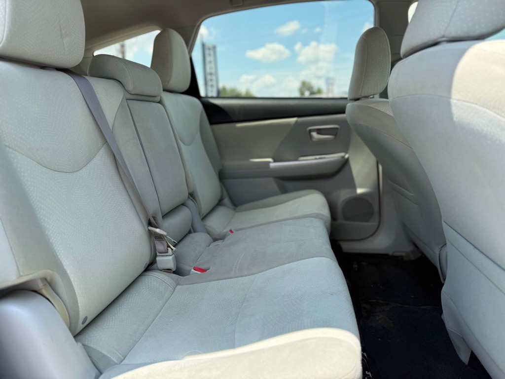2012 Toyota Prius Image 16