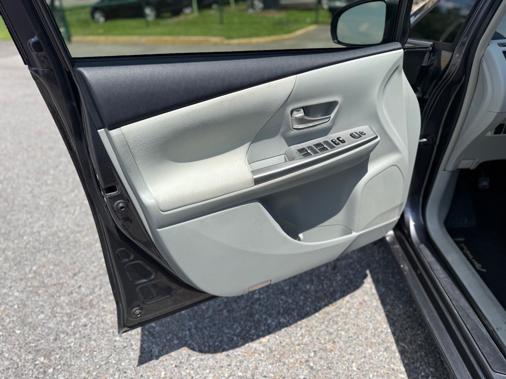 2012 Toyota Prius Image 22