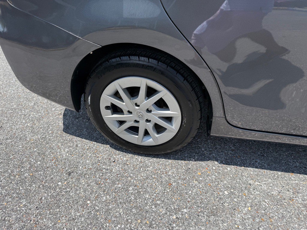 2012 Toyota Prius Image 23