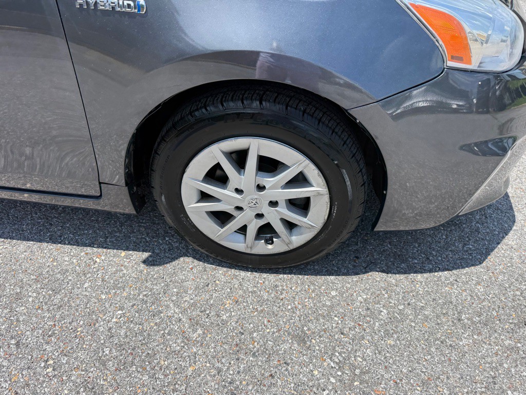 2012 Toyota Prius Image 24