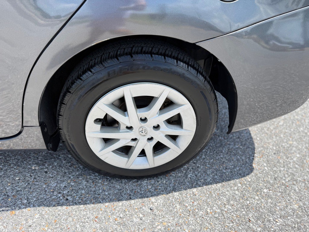 2012 Toyota Prius Image 26