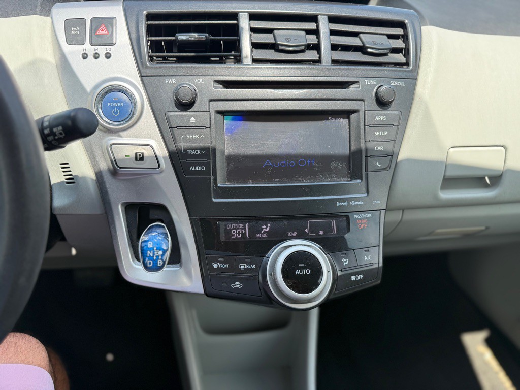 2012 Toyota Prius Image 27