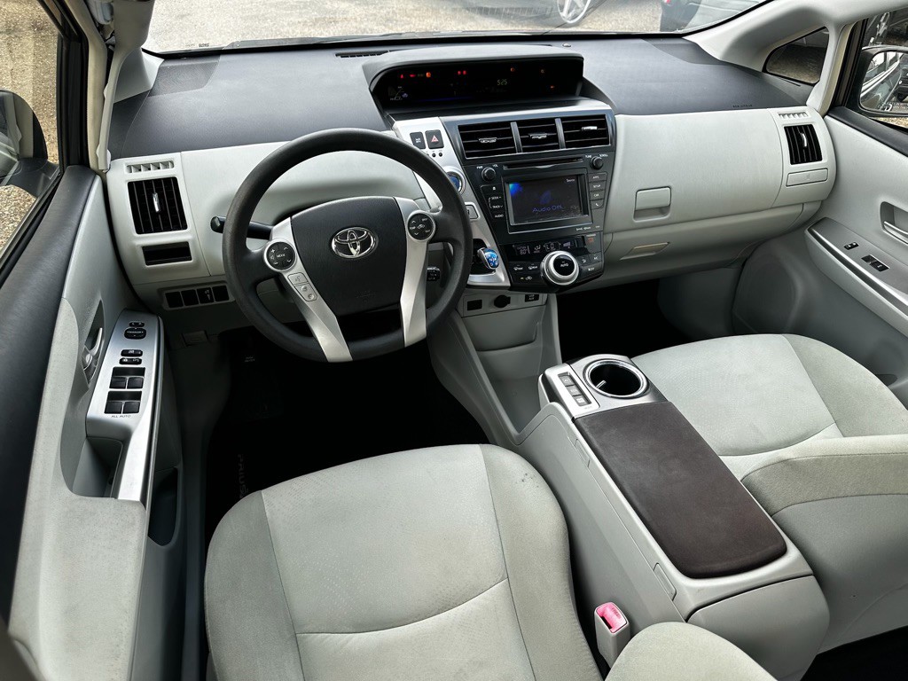 2012 Toyota Prius Image 40