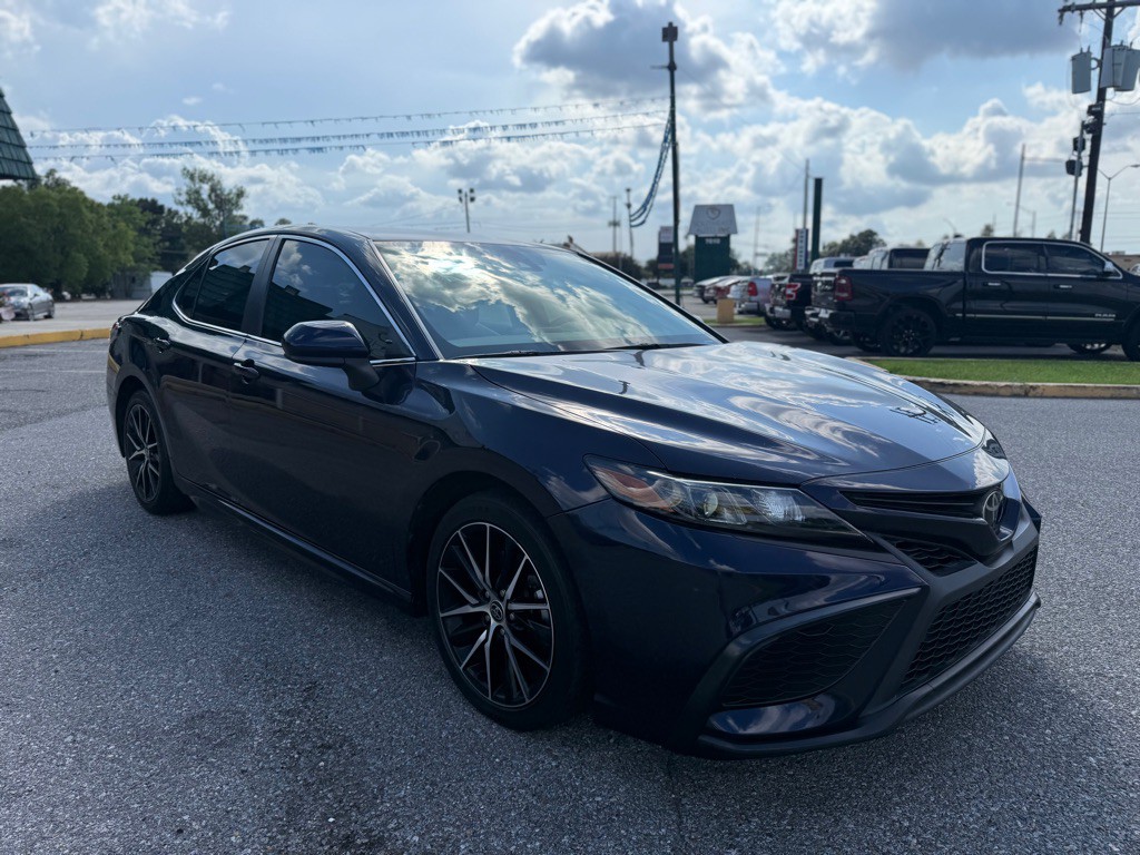 2021 Toyota Camry Image 3