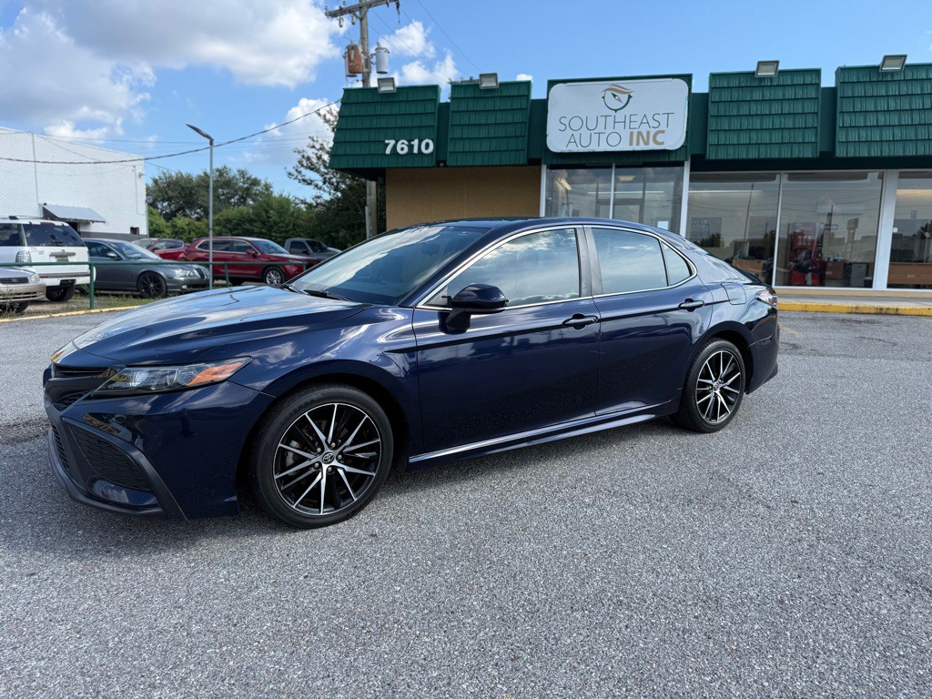 2021 Toyota Camry Image 8