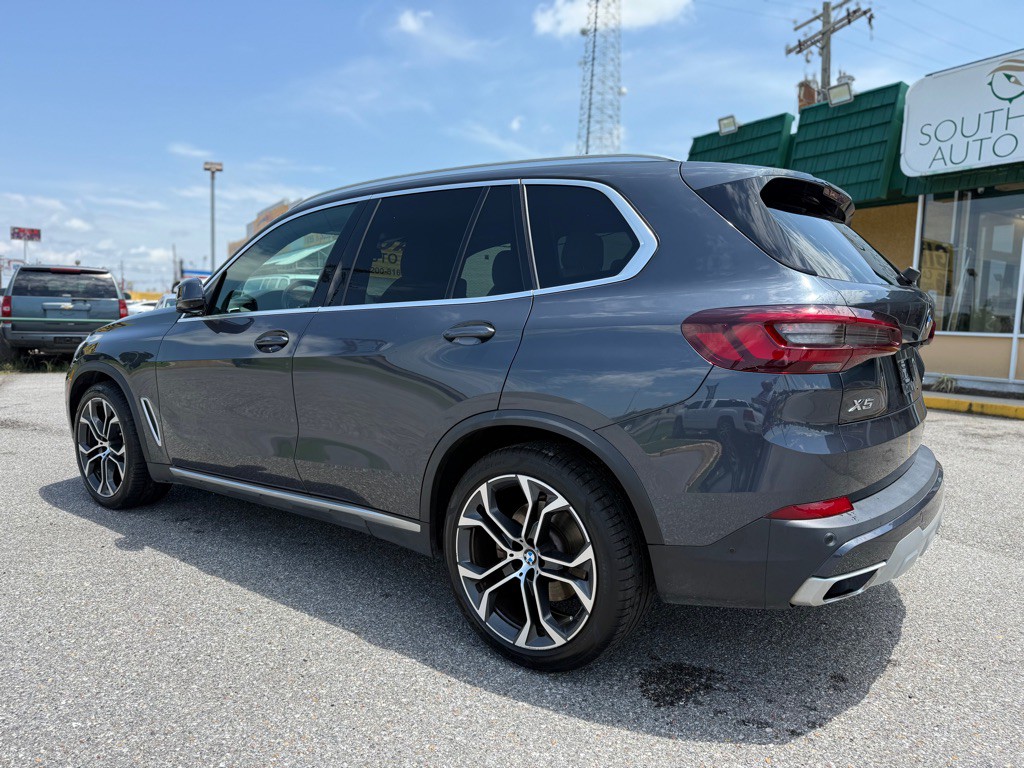 2022 BMW X5 Image 6