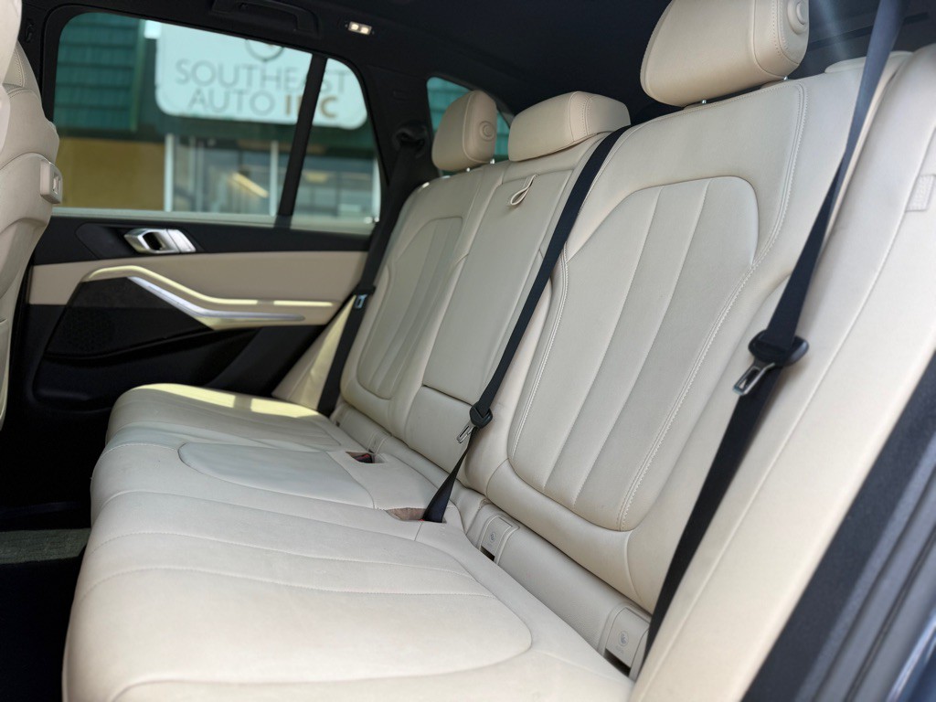 2022 BMW X5 Image 12