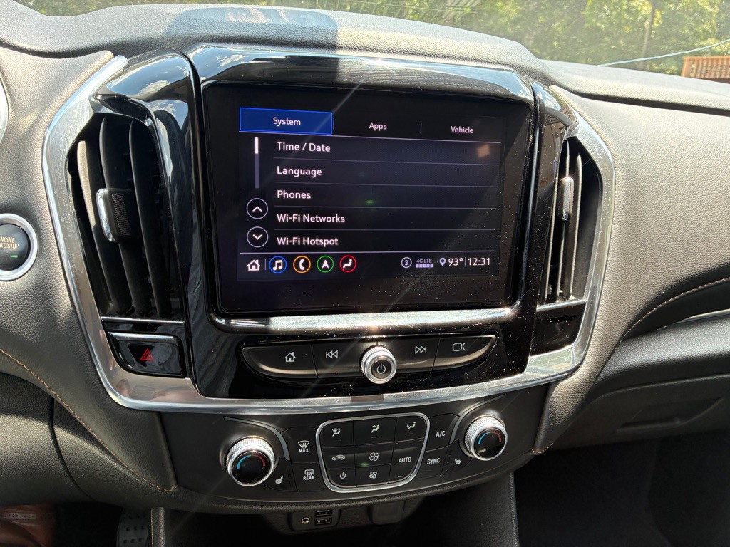 2021 Chevrolet Traverse Image 12