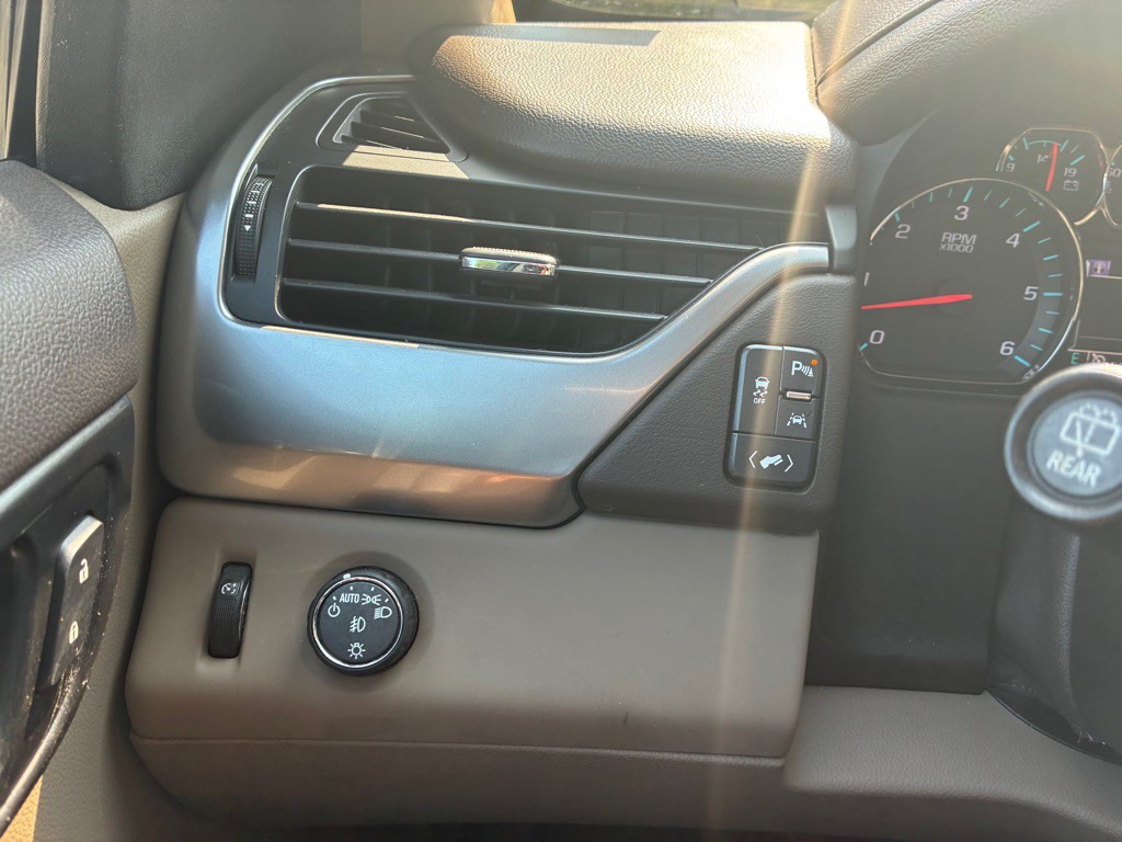 2016 Chevrolet Tahoe Image 14